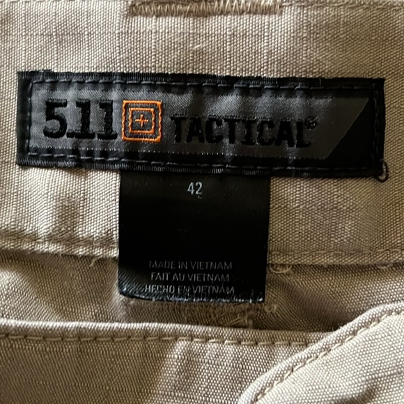 5.11 cargo shorts - Picture 2 of 5